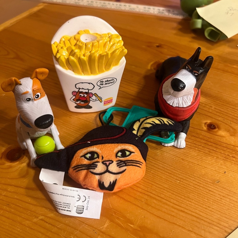 Burger King 2016 The Secret Life of Pets & Mr. Potato Head Fast Food Toys Lot